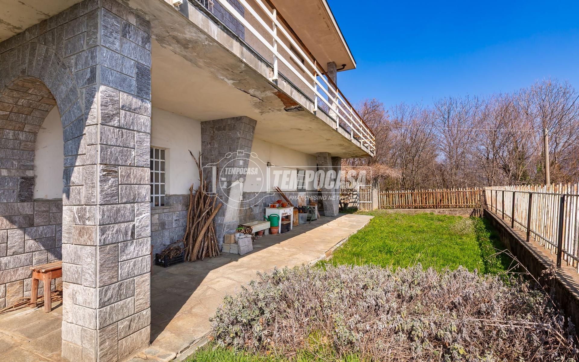 Villa, Rubiana