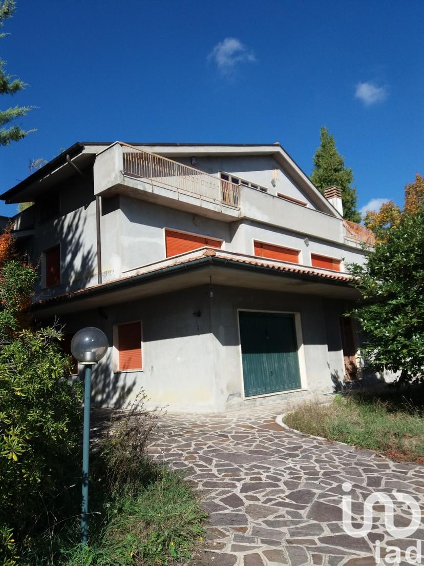 Villa in Strada Via San Salvatore, Castiglione Messer Raimondo — foto 2 di 5
