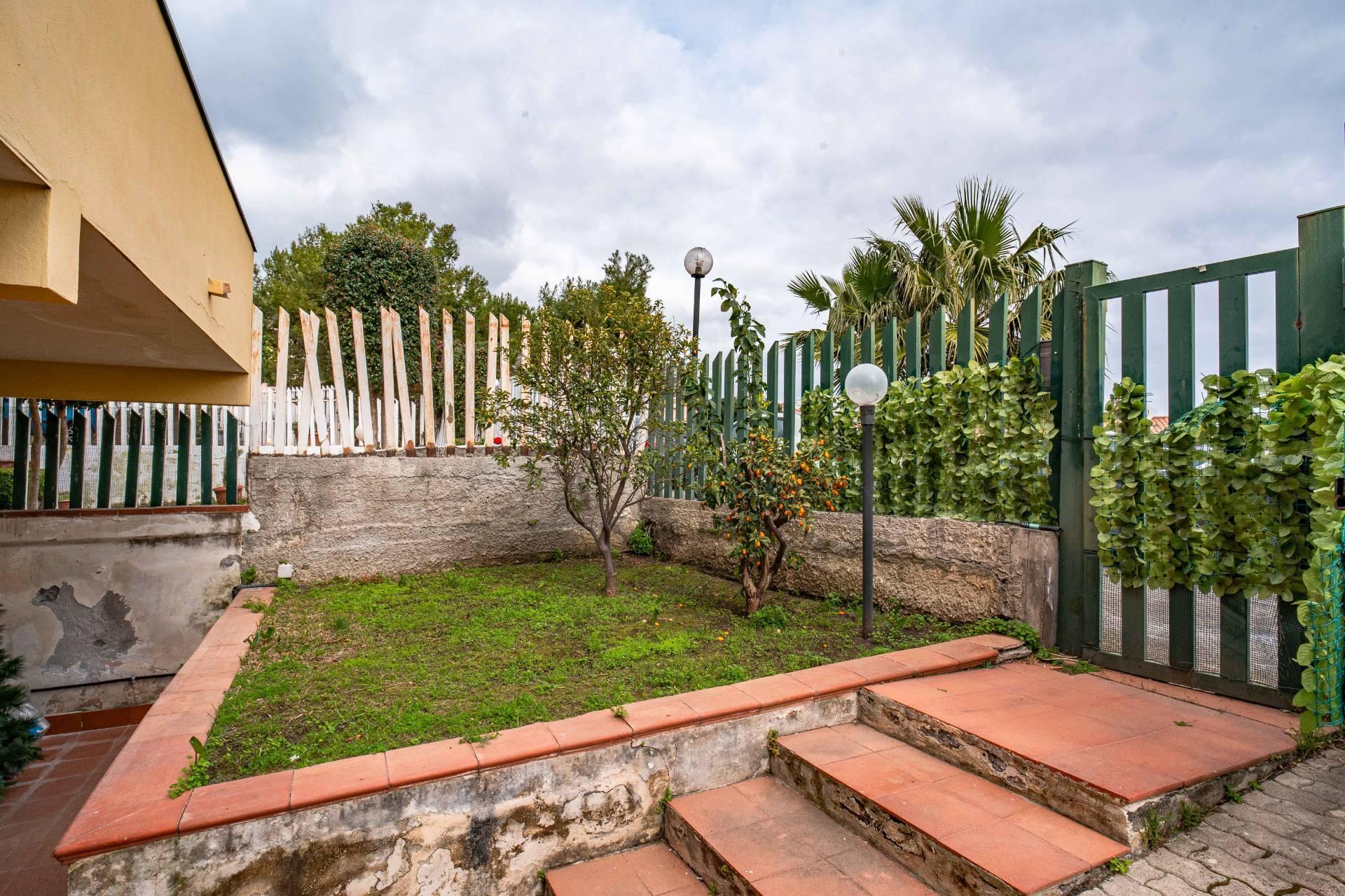 Villa a schiera in Via Vampolieri 10 H, Aci Catena
