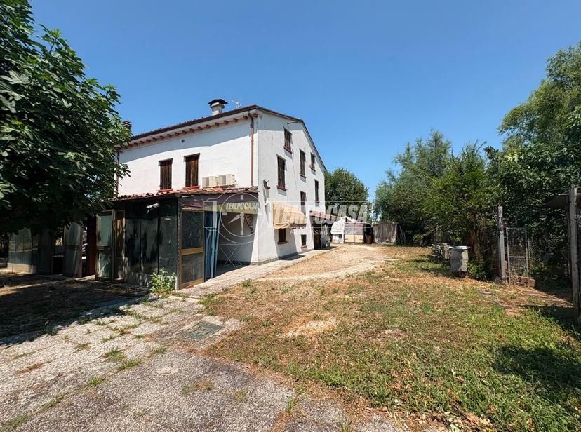 Casa indipendente in Via Diavolo 38, Mirandola