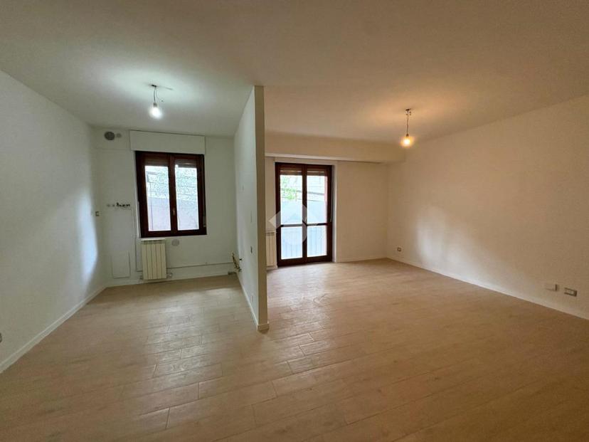 Trilocale in Via Mentana 41, Monza