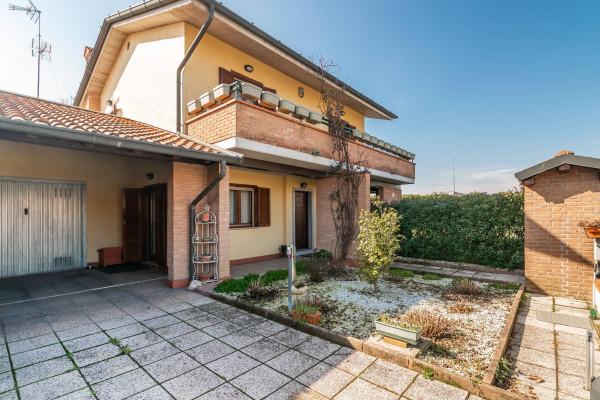 Villa in Via Filippo Turati 8, Casorate Primo