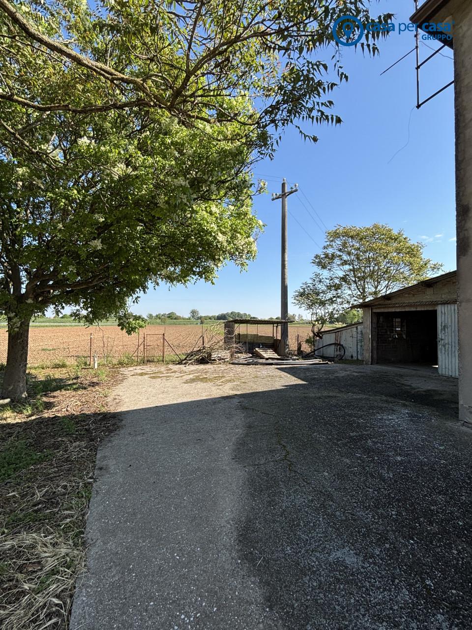Villa a schiera in Via Canaletta, Pozzonovo