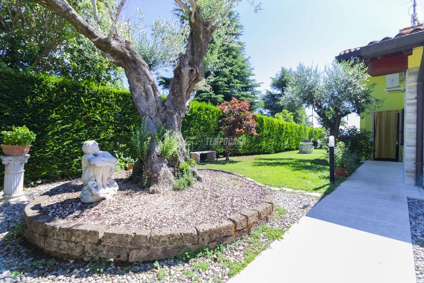 Villa in Via P. Ondei, Barcuzzi 14, Lonato del Garda — foto 4 di 5