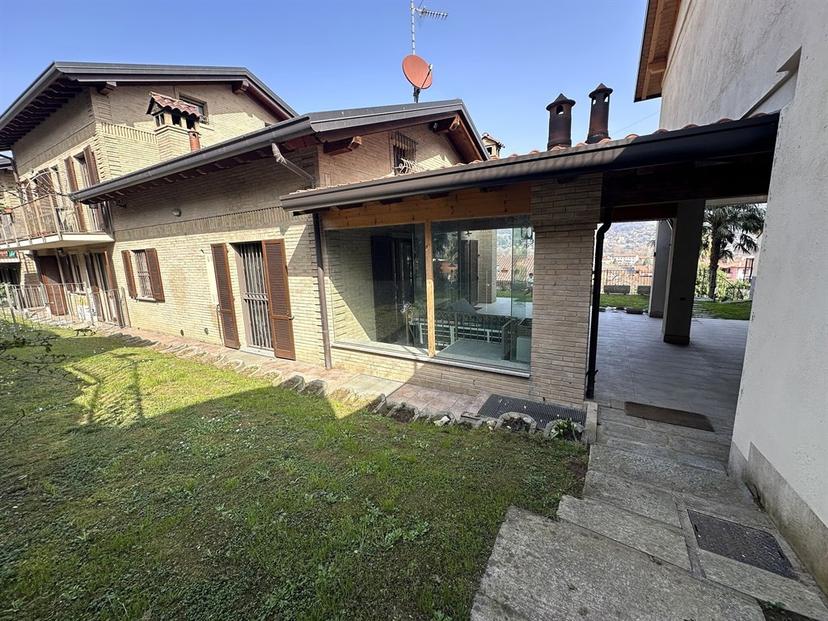 Villa bifamiliare in Via Santa Maria, Olginate — foto 3 di 5