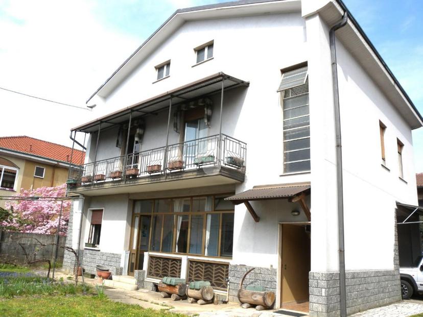 Villa in Via Monfalcone 5, Origgio — foto 3 di 5