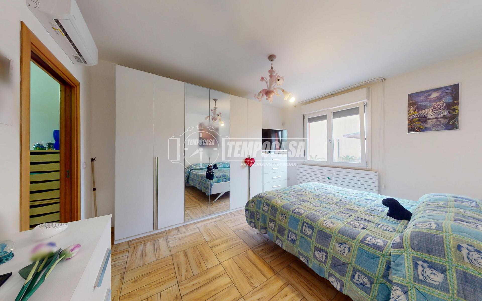 Villa in Via Giosuè Carducci 28, Aradeo