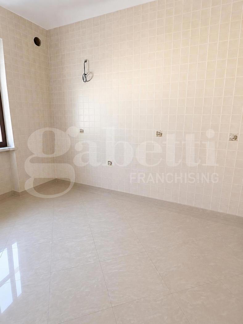 Trilocale in Vico II Ovidio, Ceglie Messapica — foto 2 di 5