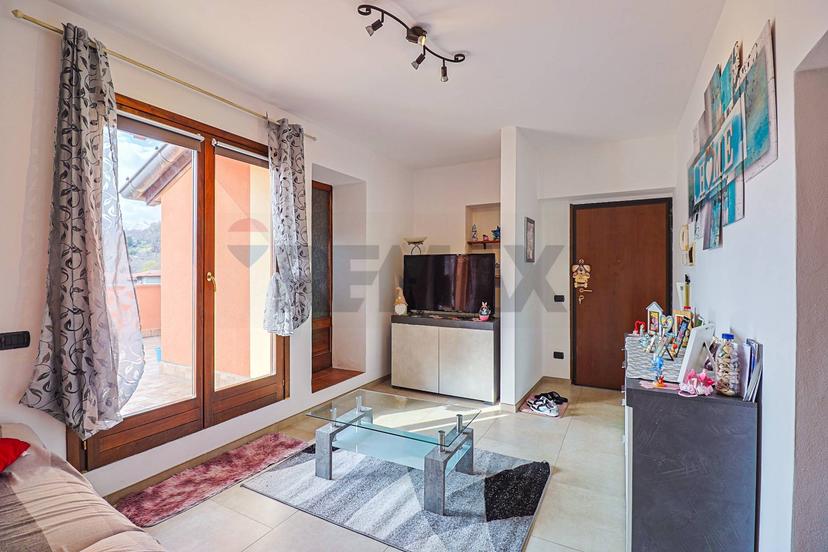 Trilocale in Piazza Bernardino Luini 8, Dumenza — foto 3 di 5