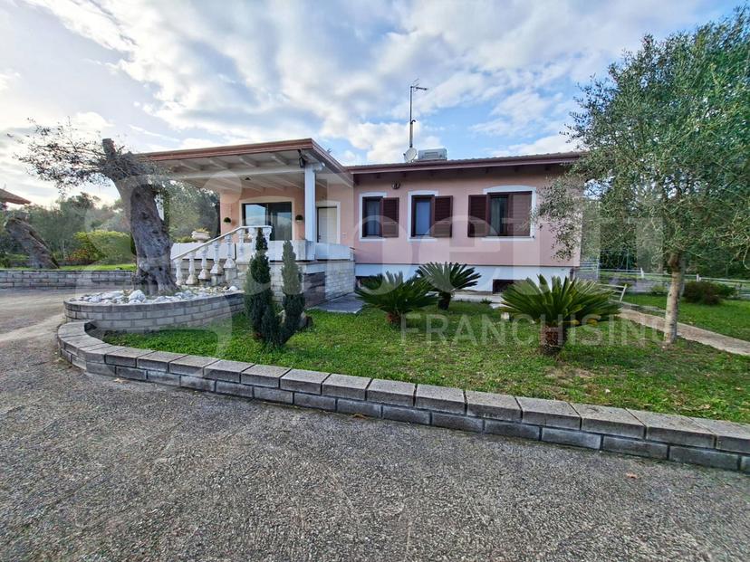 Casa indipendente in Viale Santa Reparata Snc, Teano — foto 3 di 5