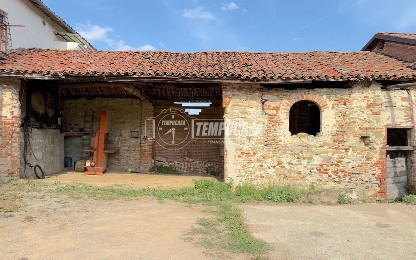 Cascina in Via Niella Tanaro 24, Briaglia — foto 2 di 5