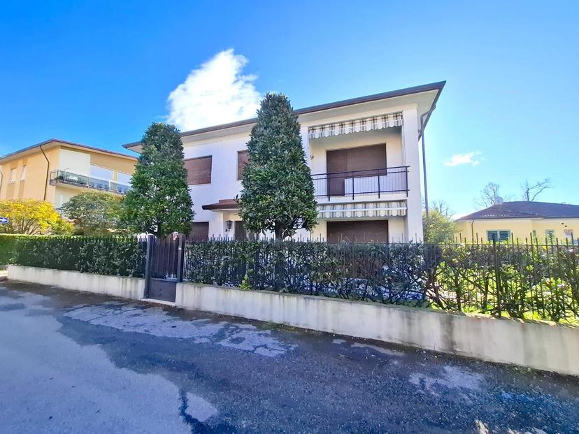 Casa indipendente, Carrara — foto 4 di 5