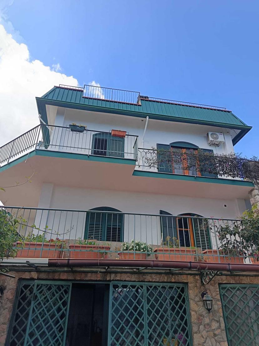 Villa, Trabia