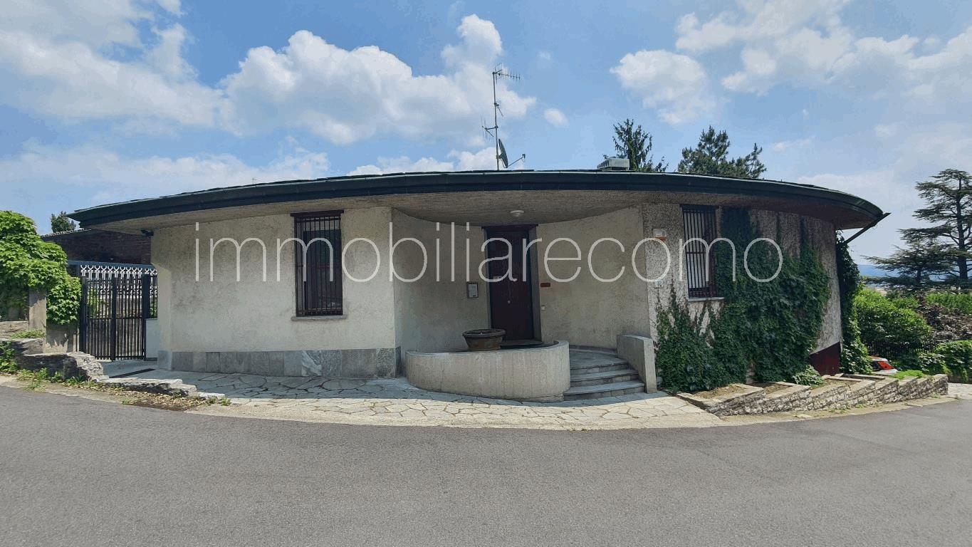 Villa plurifamiliare in Via Bignanico, Como