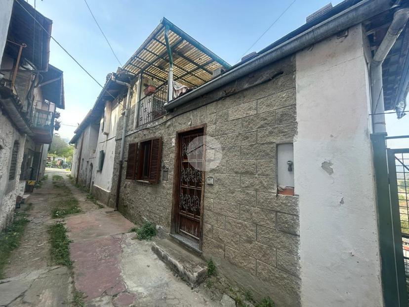 Casa indipendente in Località Fornengo 5, Cuorgnè — foto 2 di 5