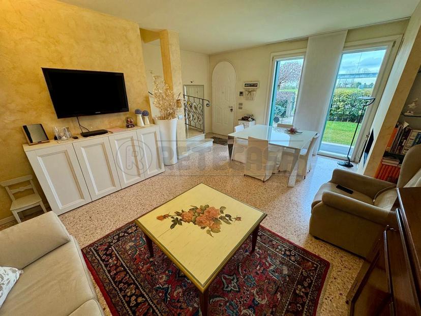 Villa a schiera in Via Marco Guadagnin, Breganze — foto 2 di 5