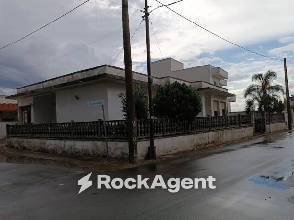Villa in Via Marcinelle Ang. l. da Vinci, Salice Salentino — foto 4 di 5