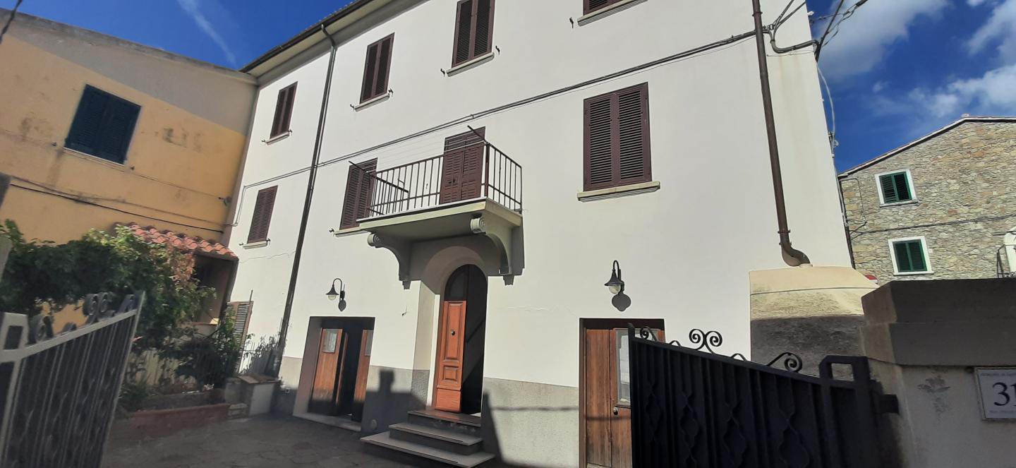 Terratetto, Santa Luce