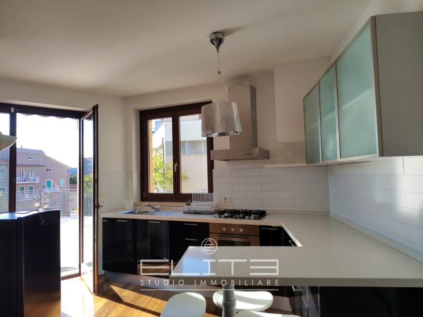 Bilocale in Via Alessandro Bocconi, Ancona