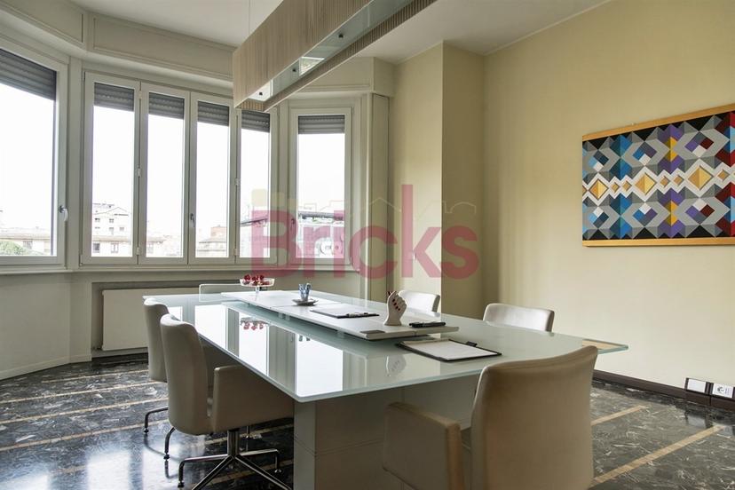 Villa bifamiliare in Piazza V Giornate 10, Milano — foto 3 di 5