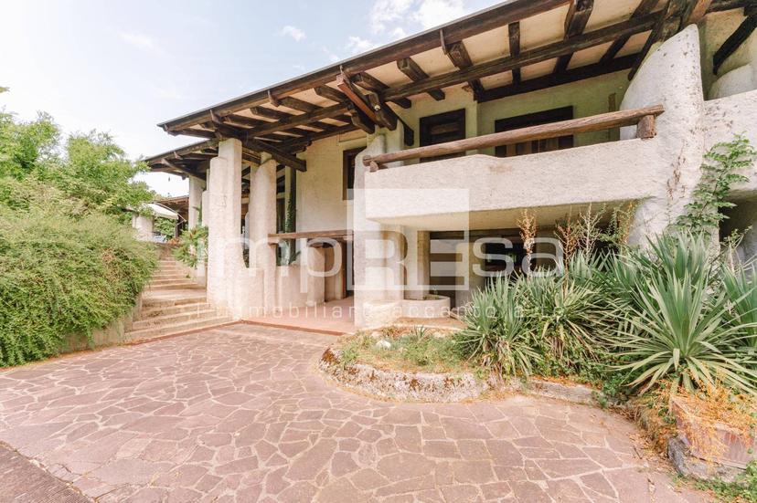 Villa in Via IV Novembre 8, Casier