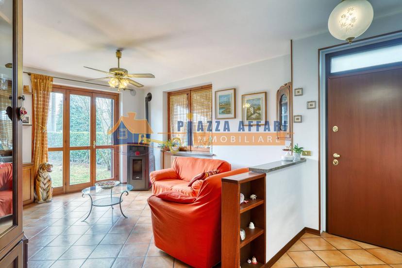 Villa in Via Lazzaretto 48, Carnago — foto 2 di 5