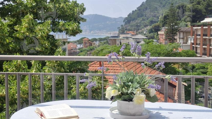 Attico in Via Leondardo da Vinci, Alassio — foto 2 di 5