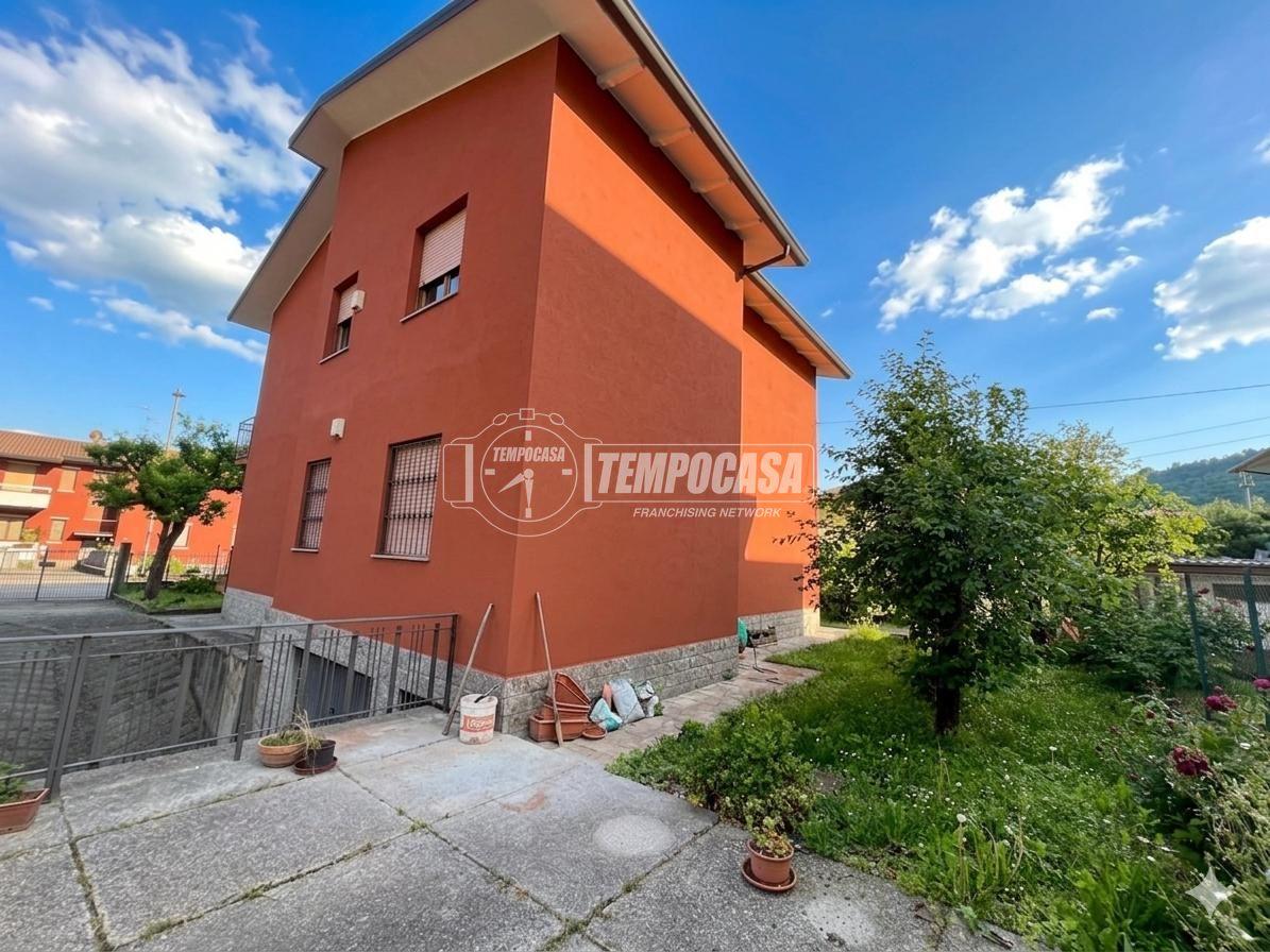 Villa a schiera in Via Don Luigi Monti, Credaro