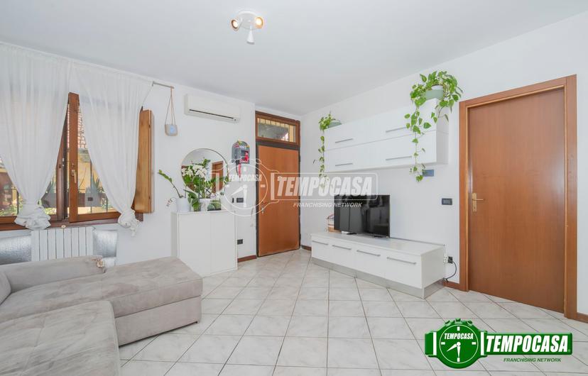 Trilocale in Via Carso, Locate di Triulzi — foto 5 di 5