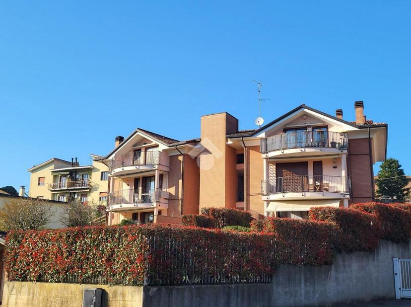 Trilocale in Via Camillo Benso Cavour 3, Besana in Brianza