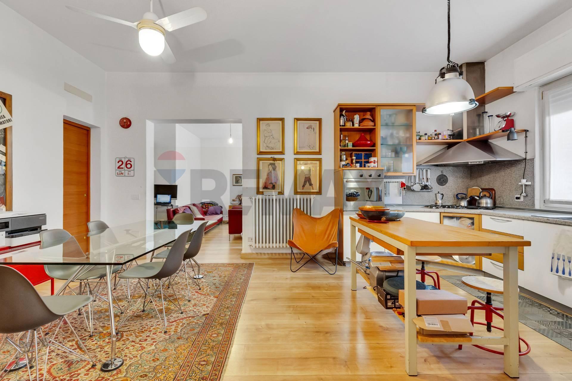 Casa indipendente in Via Custoza 10, Carate Brianza