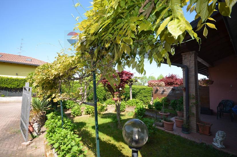 Villa a schiera in Via del Pozzo 11, Pombia — foto 3 di 5