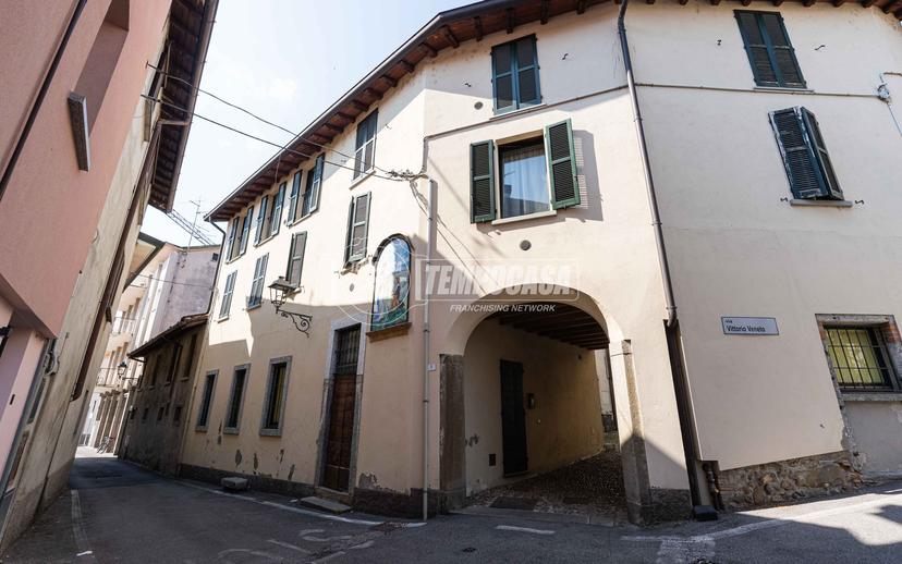 Trilocale in Via Bosisio, Molteno — foto 3 di 5