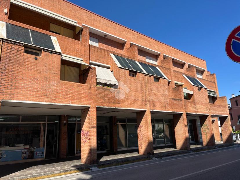Bilocale in Borgo Monte Grappa 40, Castelfranco Veneto — foto 3 di 5