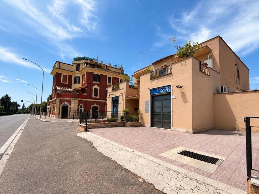 Trilocale in Via Appia Nuova, Roma