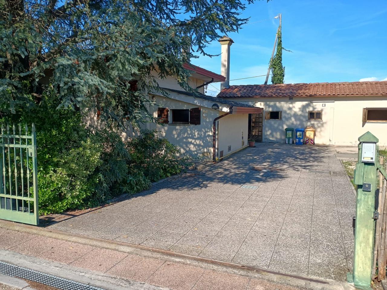Villa bifamiliare in Via Morganella 1, Villorba