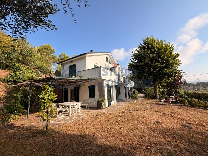Villa in Via Nostra Signora delle Grazie, Imperia