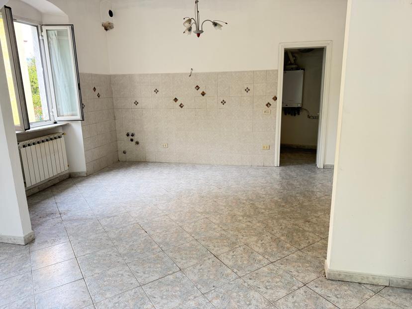 Appartamento in Viale Giuseppe Mazzini, Sarzana
