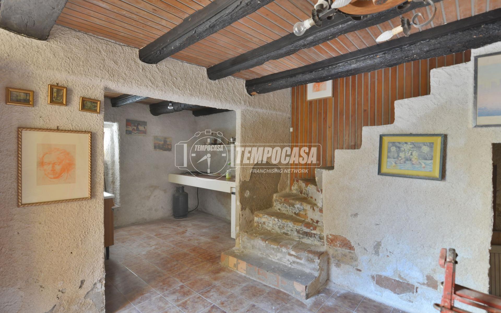 Casa indipendente in Via Angelo Giunta, Recanati