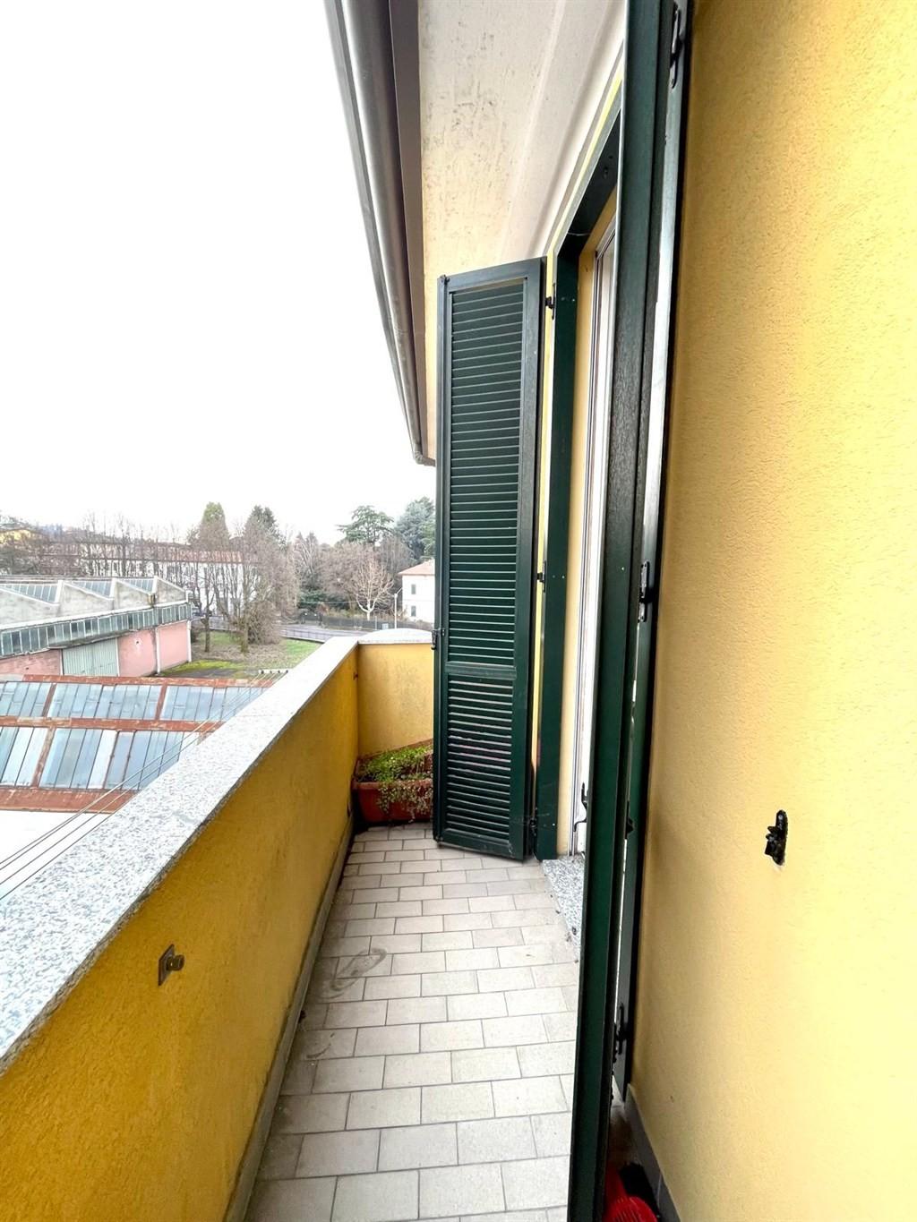 Quadrilocale in Via Italo  Cremona 8, Gazzada Schianno
