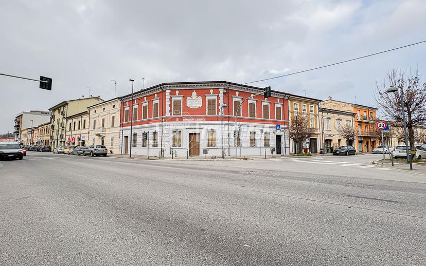 Trilocale in Via Giuseppe Garibaldi 45, Savignano sul Rubicone — foto 3 di 5