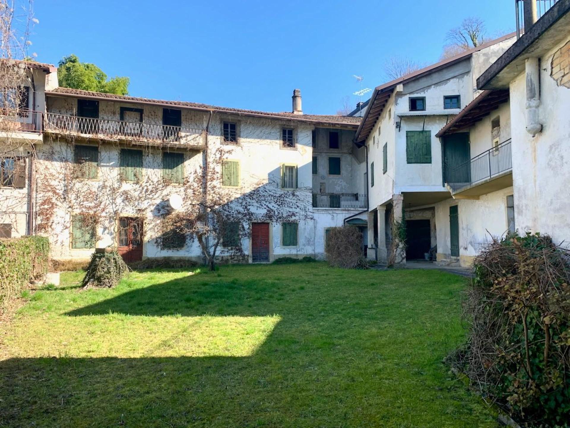 Terratetto plurifamiliare, Castelnovo del Friuli