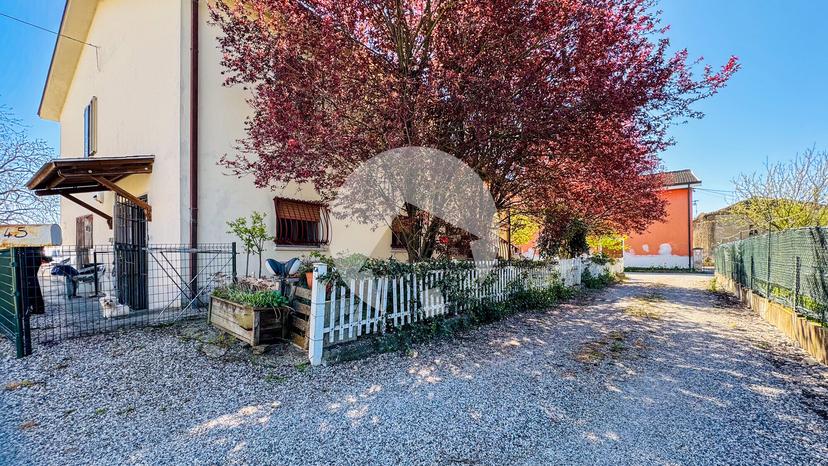 Villa unifamiliare in Via Giuseppe Mazzini, Cadelbosco di Sopra — foto 4 di 5