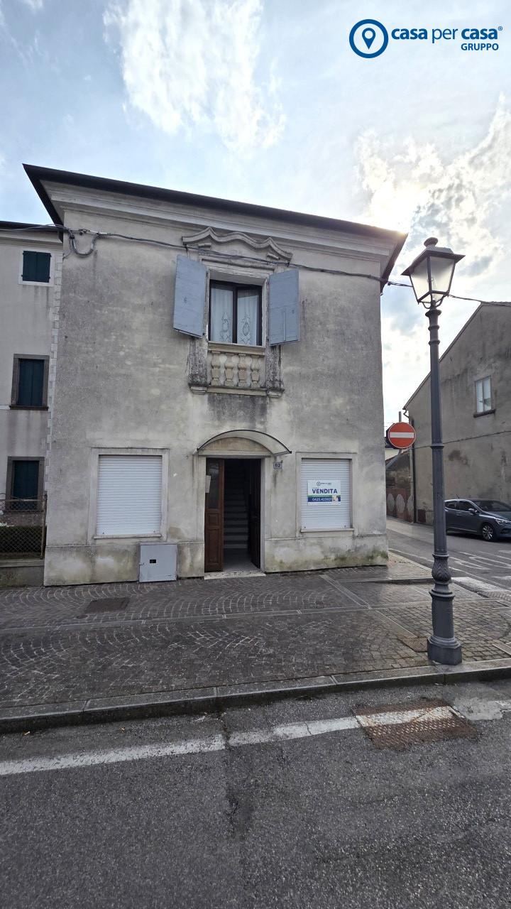 Quadrilocale in Via Beato Luigi Guanella, Fratta Polesine — foto 2 di 5