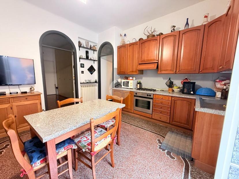 Appartamento in Salita San Barnaba 00, Genova
