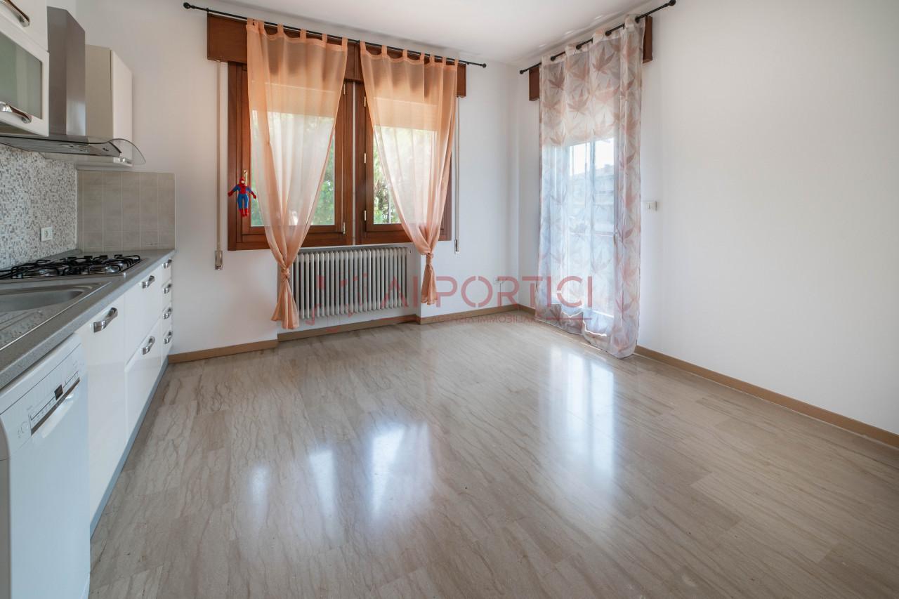 Trilocale in Via Giosuè Carducci, Piove di Sacco