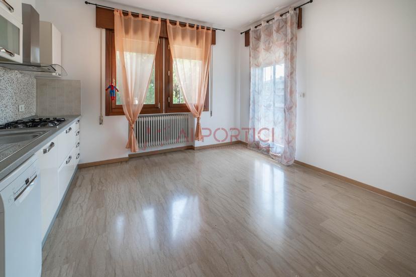 Trilocale in Via Giosuè Carducci, Piove di Sacco