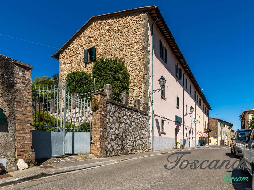 Appartamento in Via Cavour 14-20, Castelnuovo di Val di Cecina — foto 2 di 5