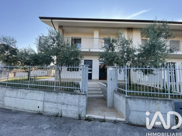 Villa a schiera in Via Paterno, Loreto Aprutino — foto 5 di 5