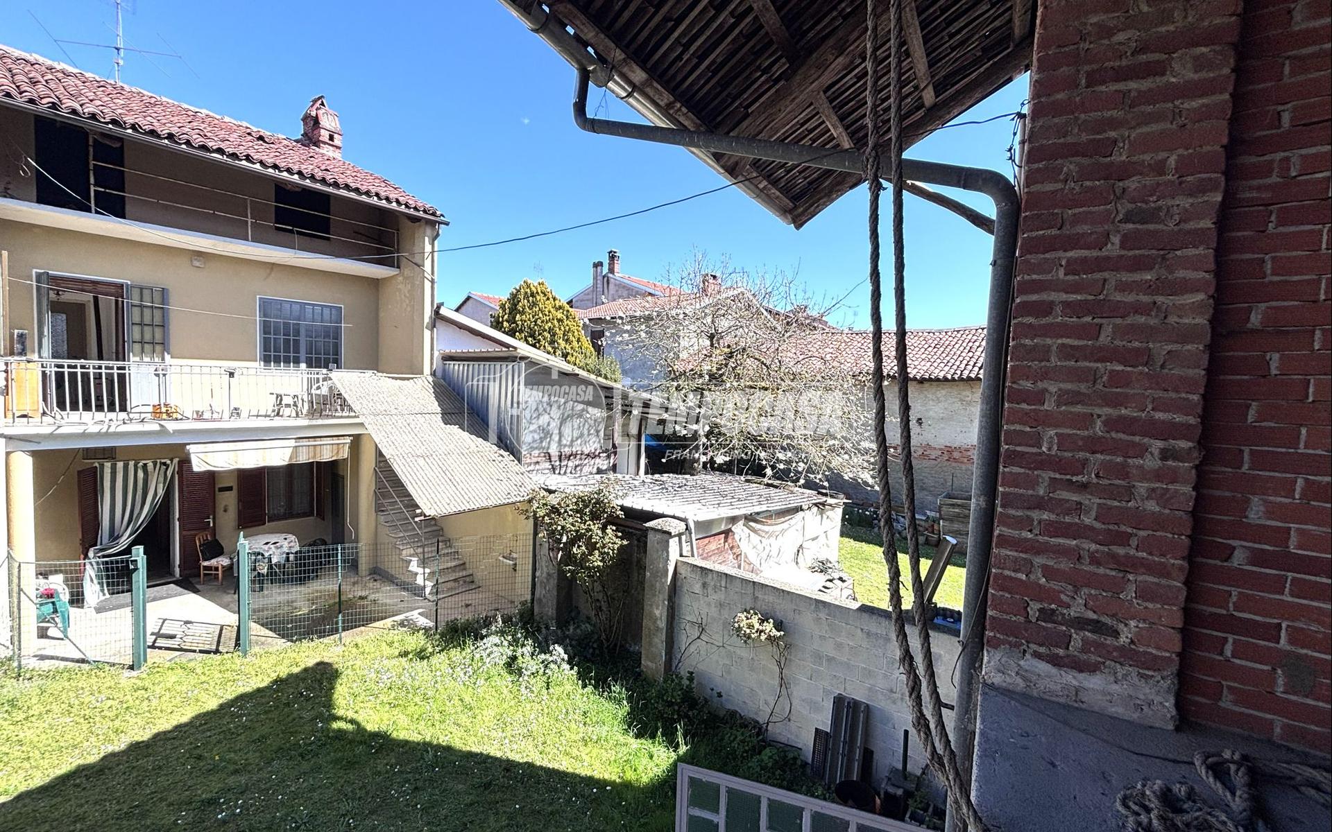 Casa indipendente in Via Don B. Villa, Strambino